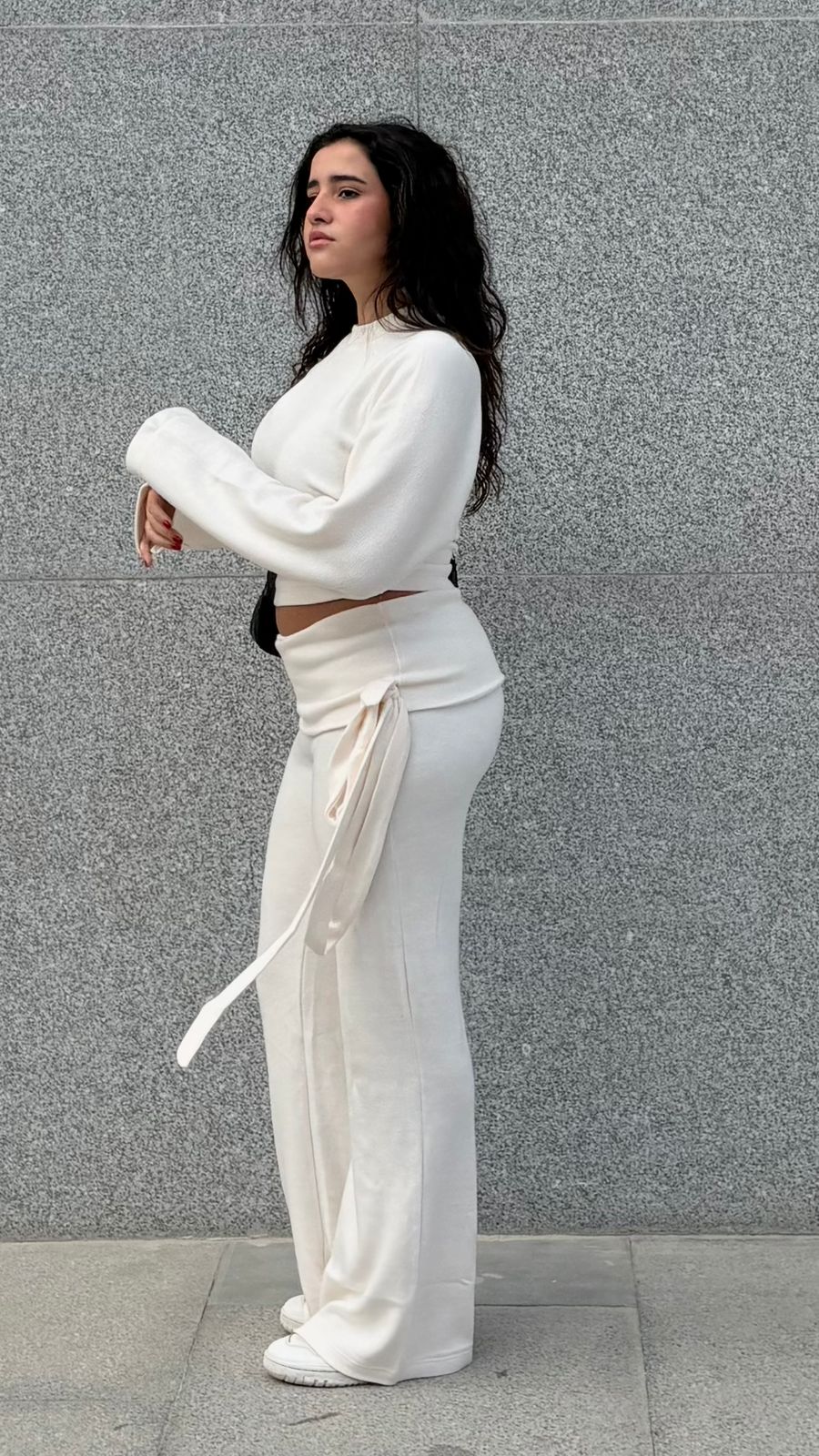 white bow set
